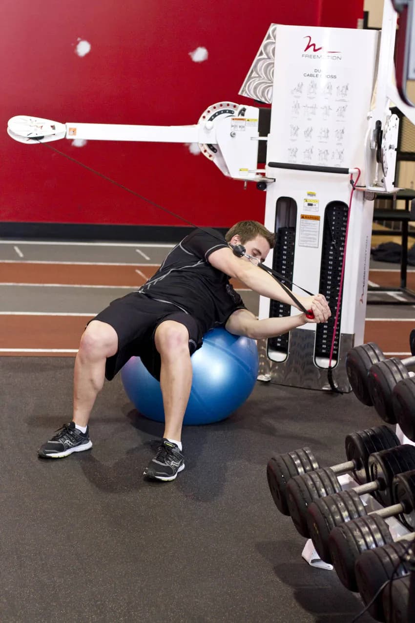 Русские скручивания на блоке — кадр 2
